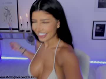 webcam girl moniqueeass live cam image #7133440