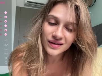 webcam girl blair_fox live cam image #11375043