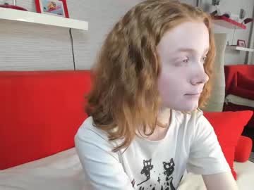 webcam girl little_sunset live cam image #7974770