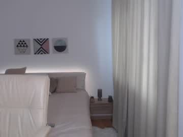 webcam girl valeria_green99 live cam image #553661