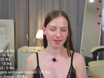 webcam girl dolce_moments live cam image #12720933