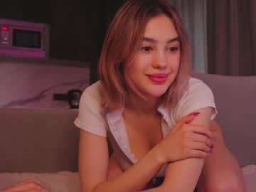 webcam girl angella_kleee live cam image #4400355