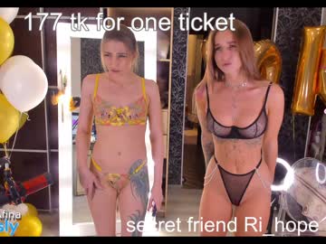 webcam girl queenafina live cam image #5634031