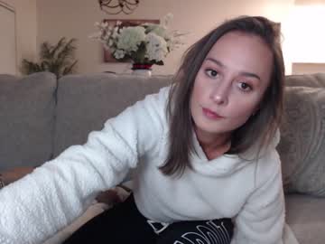 webcam girl holihurricane live cam image #8143420