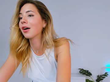 webcam girl emmi_rosee live cam image #4154663