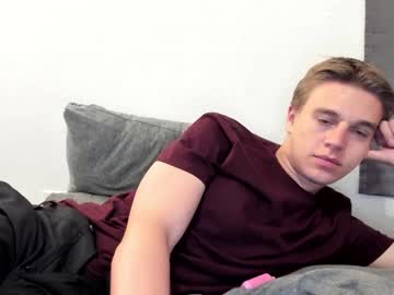 webcam man collegeboiaz live cam image #6153573