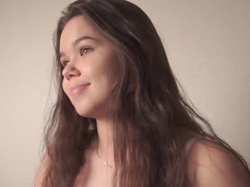 webcam girl helenmoors live cam image #5369374