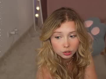 webcam girl april_blush live cam image #10421636