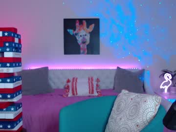 webcam girl holihurricane live cam image #3031216