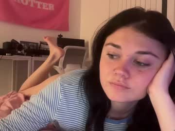 webcam girl queencassidyy live cam image #8706324