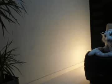 webcam girl sofiaandwonderland live cam image #4023418