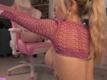 webcam girl golden_alinee live cam image #11167452