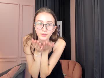 webcam girl emily_barness live cam image #3444958