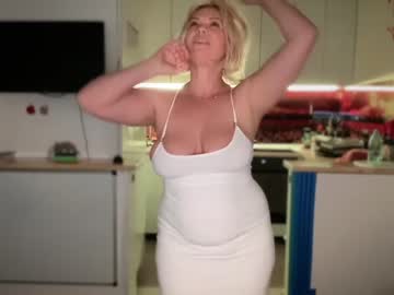 webcam girl kiradivine live cam image #7543500