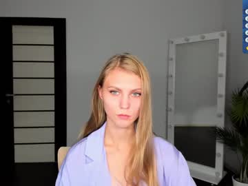 webcam girl phoebepaw live cam image #10766573
