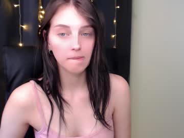 webcam girl lilliasweety live cam image #2448444