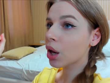 webcam couple mila_polly_and_forester live cam image #9417555