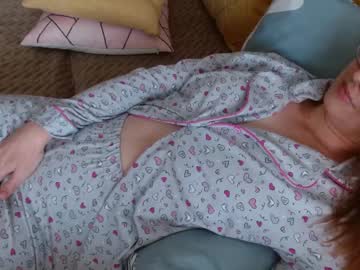 webcam girl juicy_peach88 live cam image #5947657