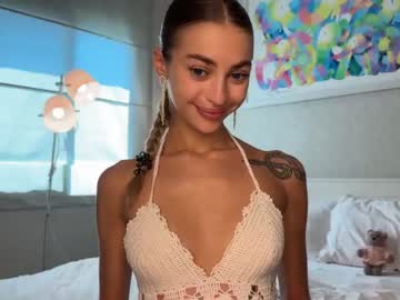 webcam girl cuteelsa_ live cam image #8393122