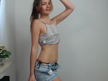 webcam girl vivien_slender live cam image #9596842