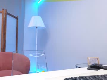 webcam girl lovlybambi live cam image #8810803