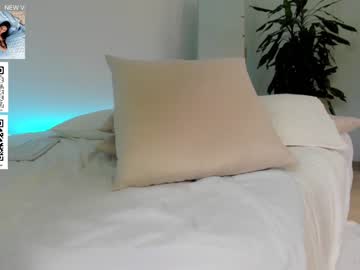 webcam girl miiiawallace live cam image #3014126