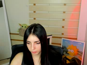 webcam girl emilie_shy live cam image #10300686