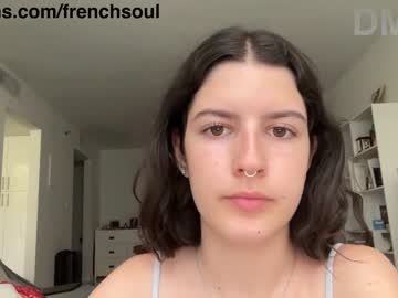 webcam girl frenchava live cam image #9513480