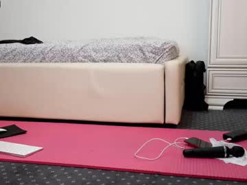 webcam girl carmela_fox live cam image #4583023
