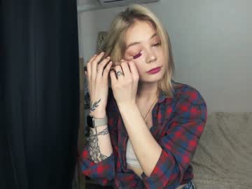 webcam girl cutie_moon live cam image #2120642