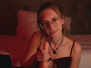 webcam girl girl_i_am live cam image #12783037