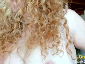 webcam girl little_izzi live cam image #6961949