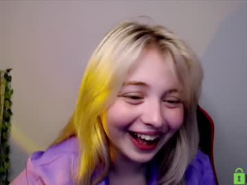 webcam girl shy_blondiee live cam image #5228485