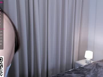 webcam girl peek_in_my_window live cam image #8591445