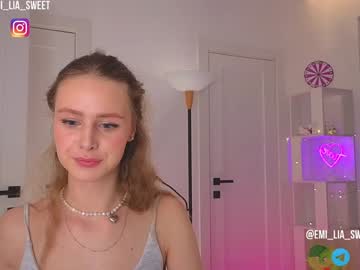 webcam couple emi_lia_sweet live cam image #10498371