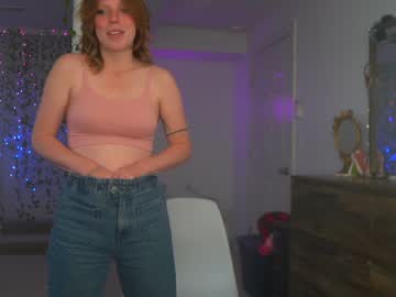 webcam girl crimsonxrapture live cam image #2385980