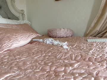 webcam girl littlegreekflower live cam image #10572424