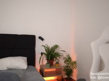 webcam girl aria_diaz live cam image #9279559