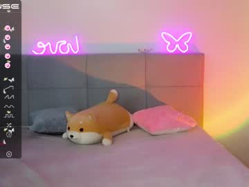 webcam girl small_blondee live cam image #6224078