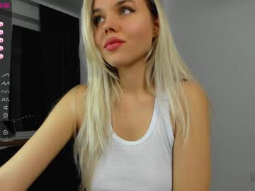 webcam girl corni__ live cam image #4443512