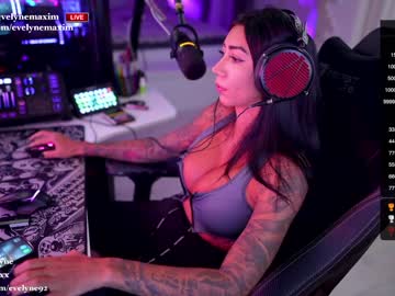 webcam girl evelyne92 live cam image #7459321