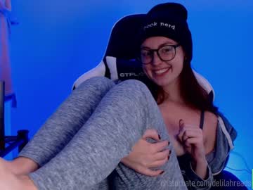 webcam girl delilahreads live cam image #7765725