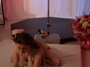 webcam girl kittycaitlin live cam image #10006020