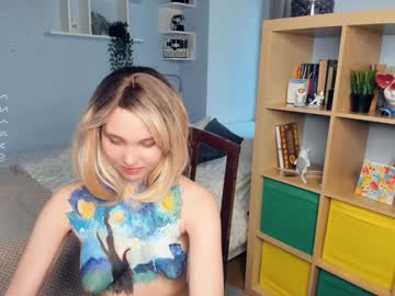 webcam girl summer_lilac live cam image #10434917