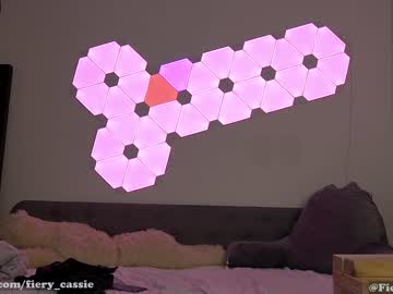 webcam girl fiery_redhead live cam image #1699416