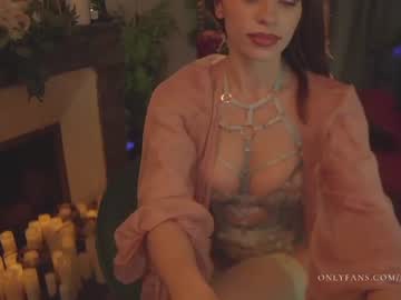webcam girl lucieoude_ live cam image #4323136
