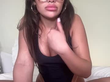 webcam girl poutyselena live cam image #12074485