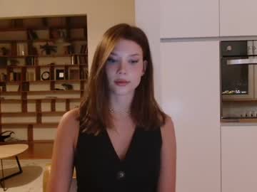 webcam girl bitter_moon live cam image #7411338