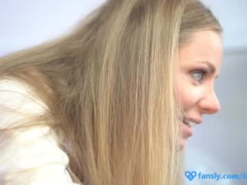 webcam girl eva_fashionista live cam image #3433409