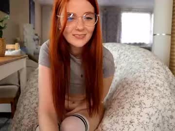webcam girl little_mystery live cam image #2221404